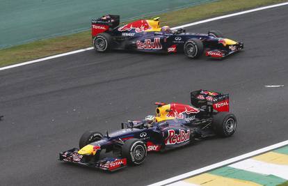 Svakom članu Red Bulla ide i 10.000 funti nagrade za naslov