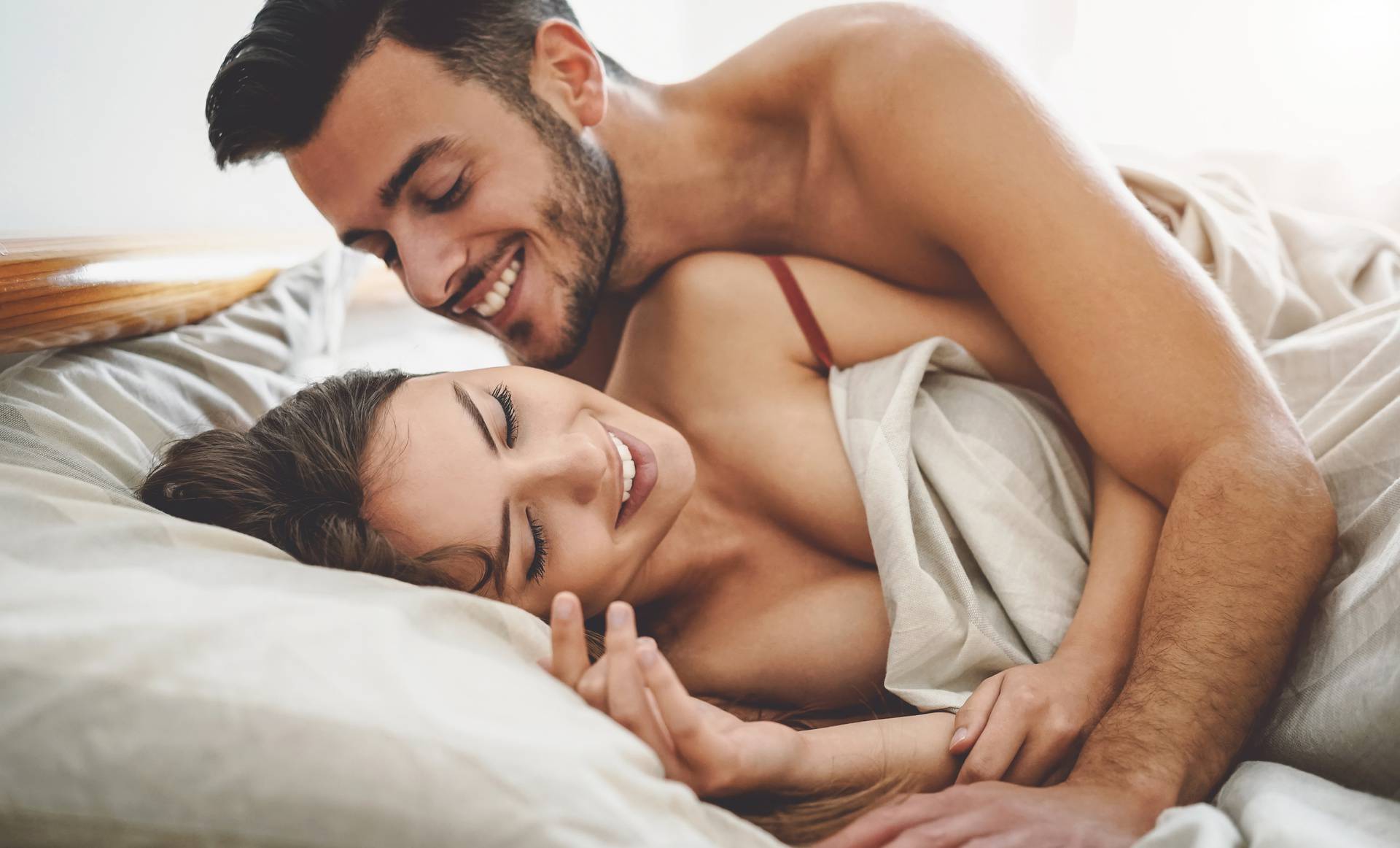 Muškarci su zimi 'napaljeniji' te su im seks i romantika važniji
