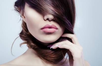 Stiliziraju i njeguju: Brzinska rješenja za loš dan za kosu