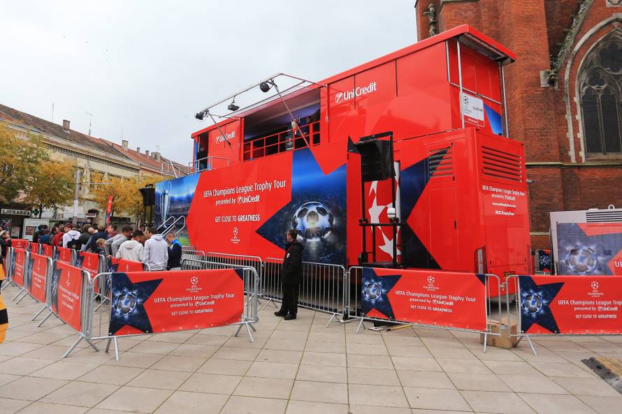 Liga prvaka u Slavoniji: Slavni trofej LP-a stigao je u Osijek!