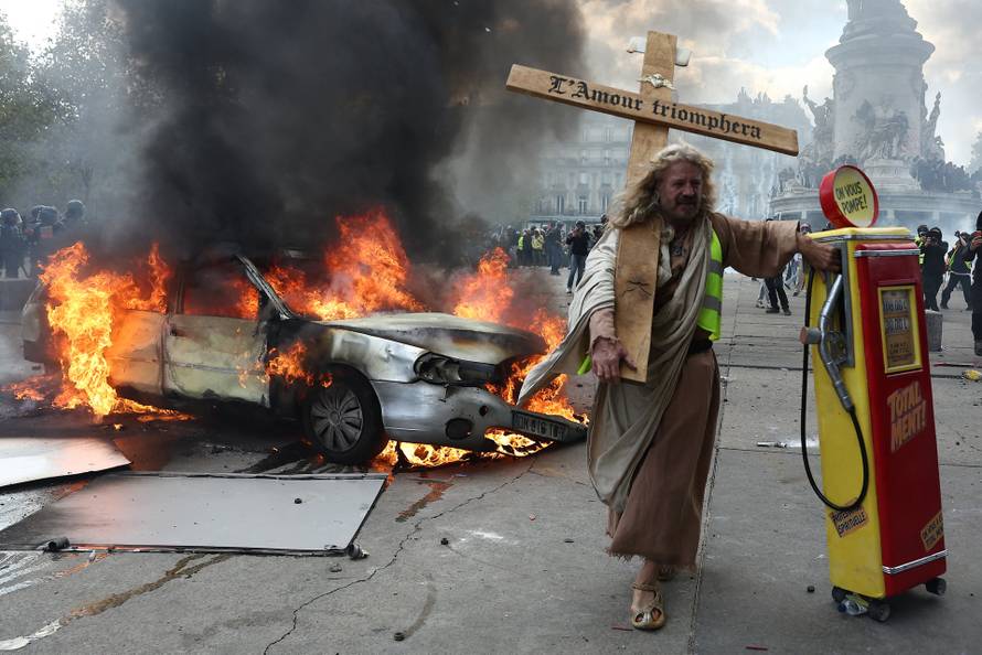Nationwide protests in France against the cost of living