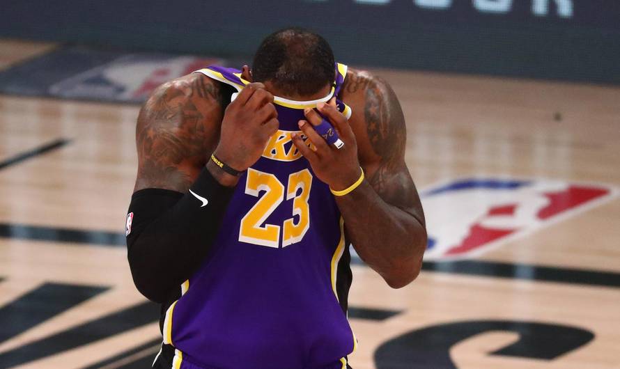NBA: Playoffs-Denver Nuggets at Los Angeles Lakers