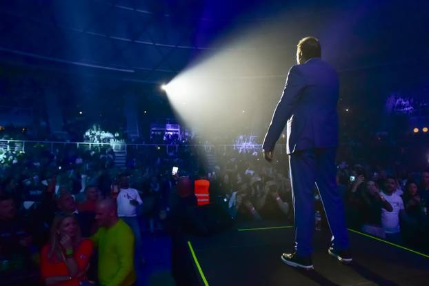 Zadar: Mladen Grdović obilježio 45 obljetnicu karijere koncertom na Višnjiku