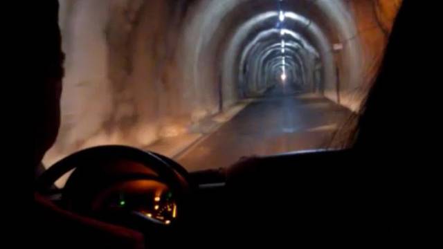 Planuo bus u tunelu Sveti Ilija: Putnike su hitno izvlačili van