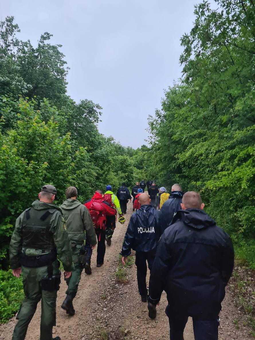 Izvukli tijela stradalih iz Cessne, započeo  očevid tragičnog pada