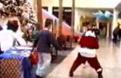 Djed Božićnjak zaustavio kradljivca u shoppng centru