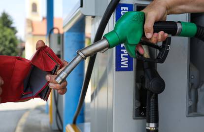 Neke benzinske u Istri, Slavoniji i kod Varaždina ostale su bez dizela: 'Morat ćemo zatvarati'