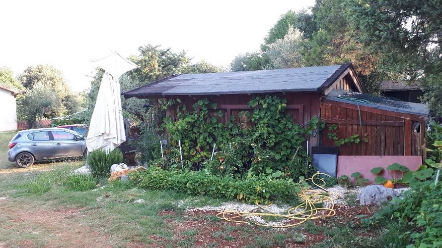 U Rovinju otkrili ilegalni kamp u kojem se nalazilo 30 gostiju