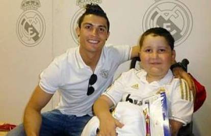 Nije egoist već anđeo: Dobri Ronaldo pomaže dječaku (9)