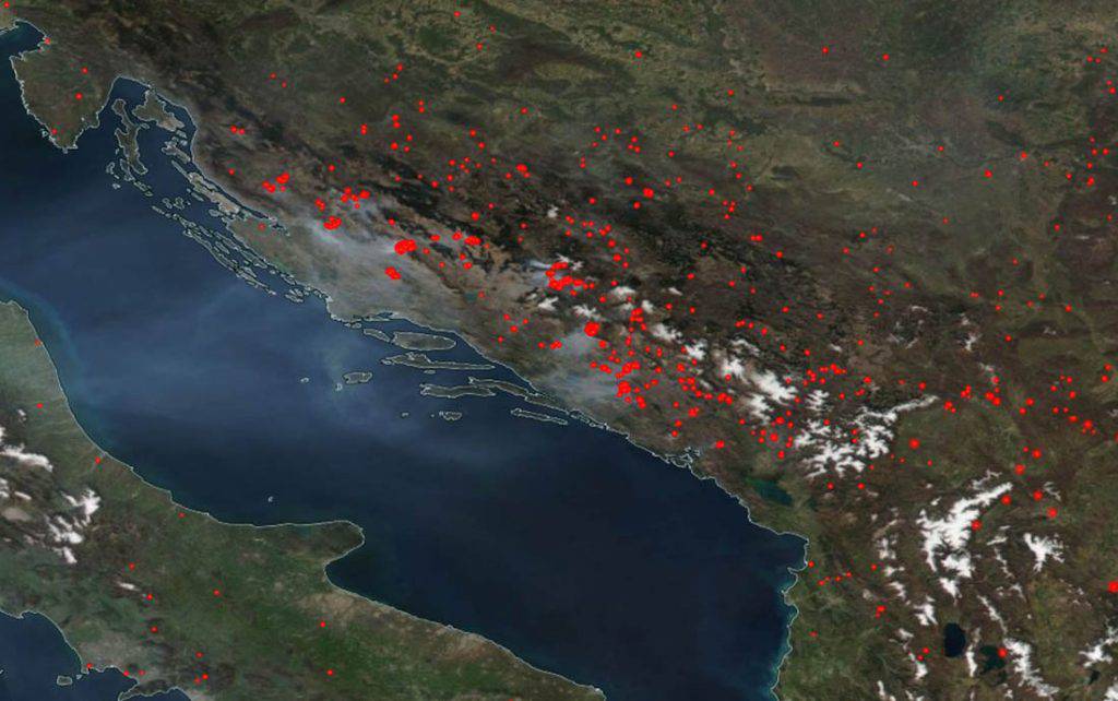 Požar se vidi iz svemira: 'Gori moja Zagora, uništit će se sve'