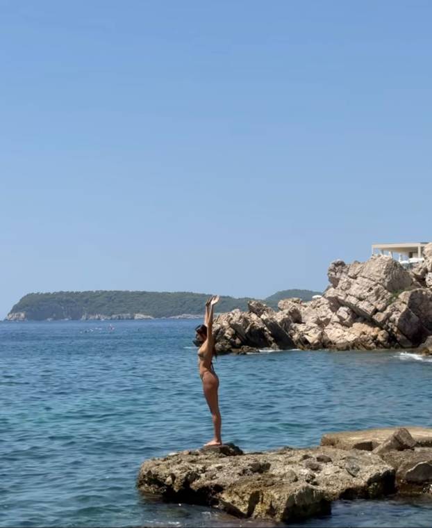 FOTO Laura Gnjatović u badiću opet raspametila fanove: 'Ti si baština mediteranske ljepote'