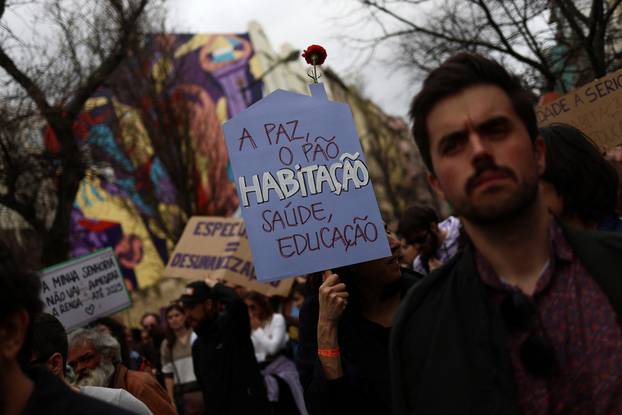 Protest for the right to affordable housing in Lisbon