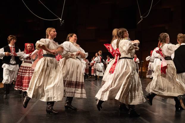 Zagreb: 41 tamburaški orkestar iz cijelog svijeta nastupili su u KD Lisinski