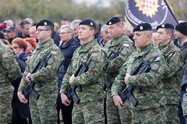 Obilježena 32. obljetnica stradanja vukovarske četvrti Borovo naselje