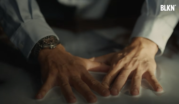 FOTO Relja i Nikolija šokirali publiku bizarnim spotom: 'Pa kao da im držimo svijeću...'