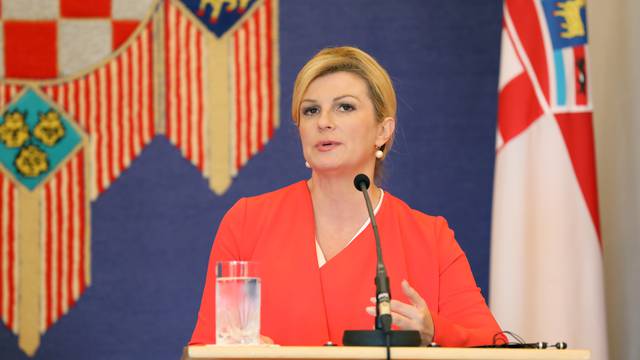 Kolinda, kako mislite nije bilo jogurta u Jugi? Bilo je i voćnih