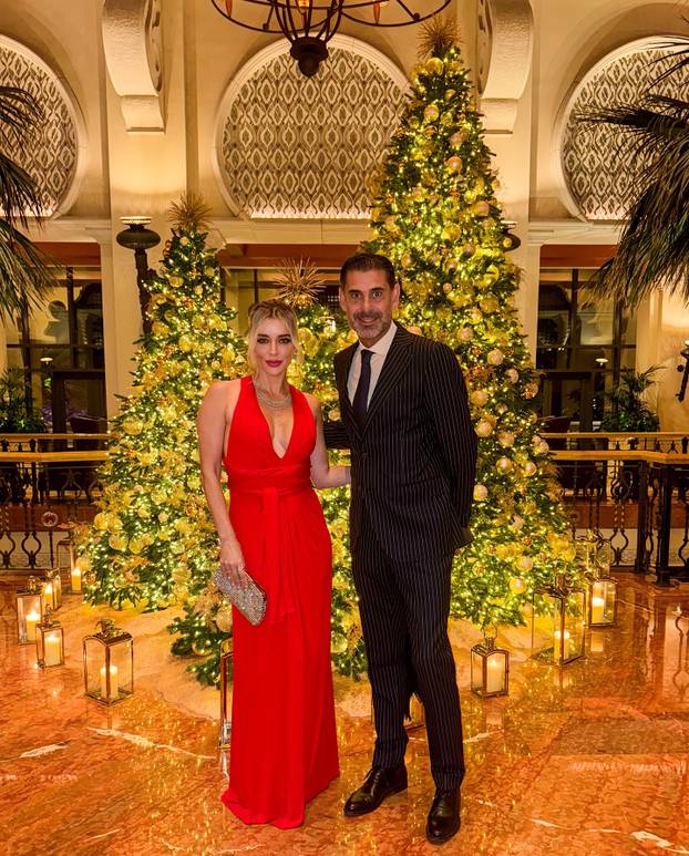 FOTO Naša prekrasna novinarka zaljubila se u ikonu Reala. Brak im je kao iz bajke, dobili i sina