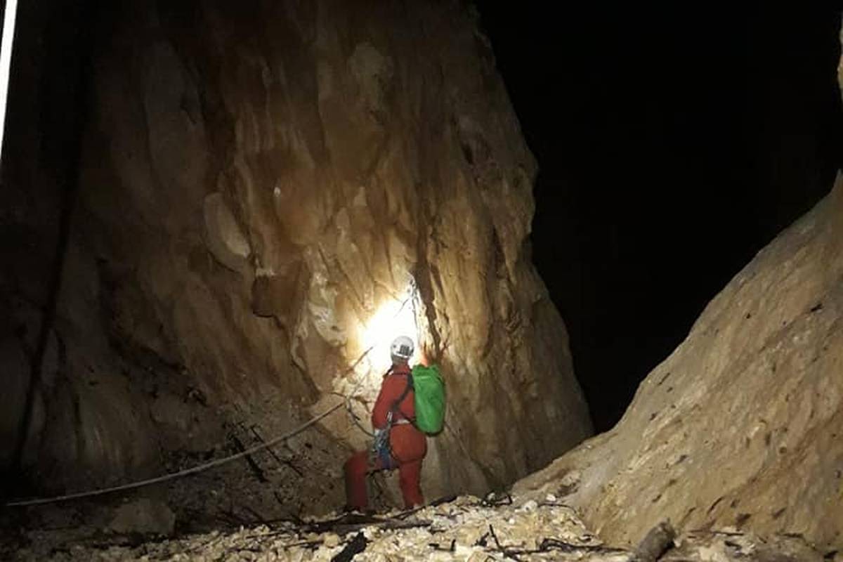 Našli jednu od najdubljih jama kod Mostara: Bacili smo kamen, nije se čulo kad je prizemljio