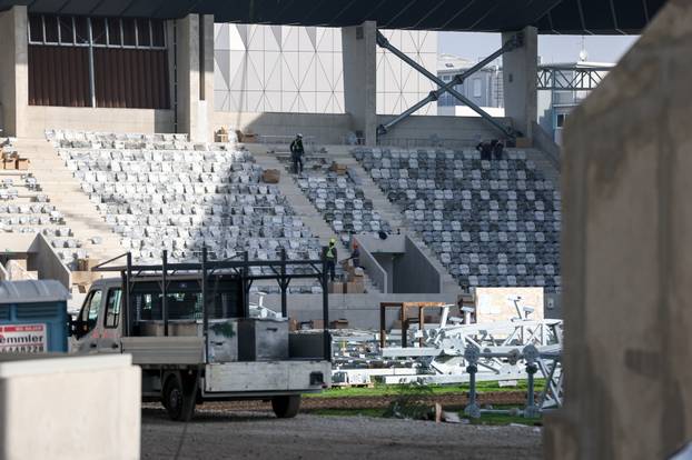 Zagreb: Počelo postavljanje stolica na sjevernoj tribini stadiona u Kranjčevićevoj