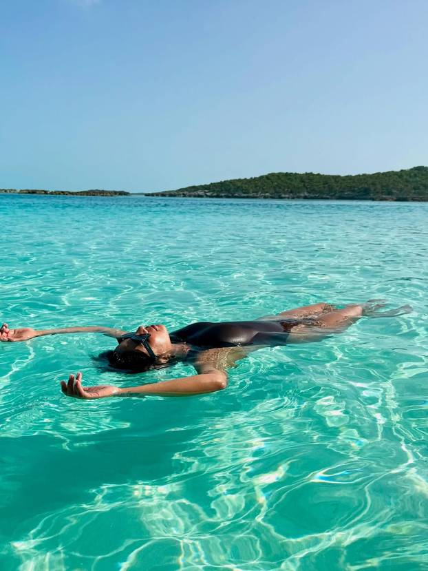 FOTO Pogledajte Priyanku Chopru u bikiniju, jedan detalj odmah je ukrao sve poglede!