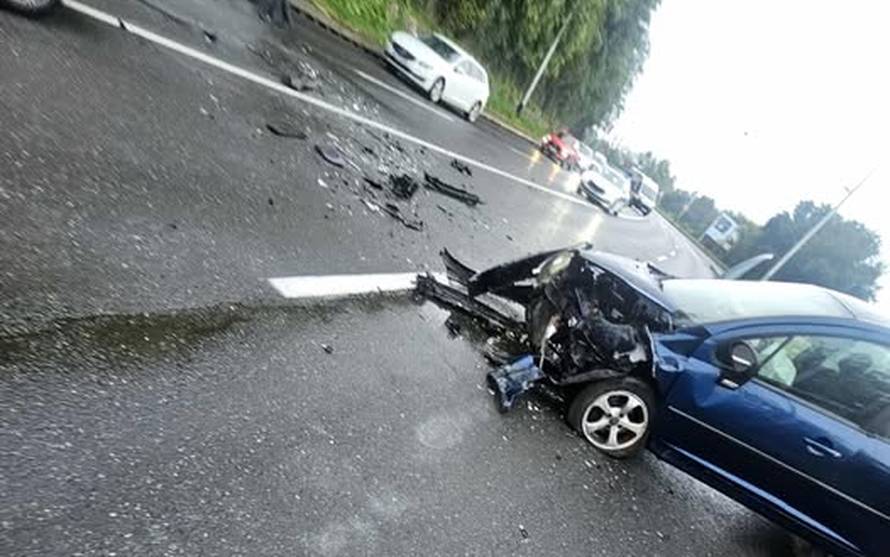FOTO Krš i lom kod Podsuseda: Sudar četiri automobila, dvoje je ozlijeđeno u nesreći...