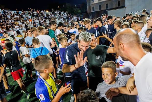 Split: Igrači Hajduka posjetili su Torciida kup