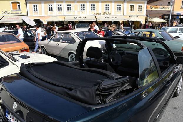 Požega: Čuveni modeli izloženi u sklopu oldtimer manifestacije"Trophy Zlatnom dolinom 2026."