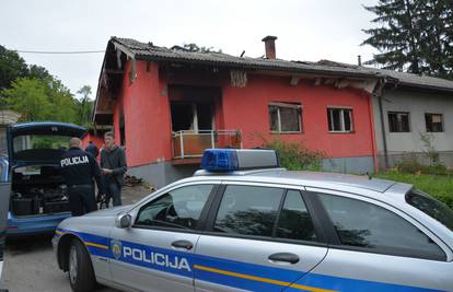 U kući u Karlovcu odjeknula eksplozija, izgorjela je u trenu 