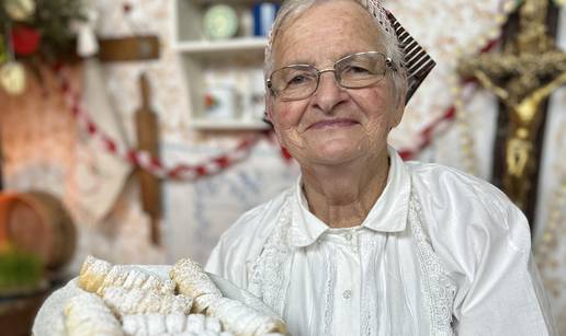 Osmi dan adventskog kalendara božićnih kolača: Šaum role