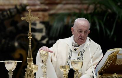 Vatikan: Papa je budan, diše bez pomoći i dobro je. Iz bolnice bi mogao izaći za tjedan dana