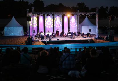 Zagreb. Tamburaški orkestar HRT-a i  Kvartet Gubec otvorili program Ljetne pozornice Bundek