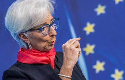 Christine Lagarde: 'Slabija kupovna moć građana mogla bi zauzdati inflaciju u eurozoni'