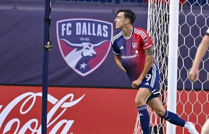 VIDEO Petar Musa ne prestaje zabijati! Pogledajte bizaran gol nakon velike greške golmana