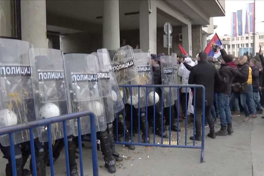 Novi prosvjedi u Srbiji, sukob policije i građana u Novom Sadu