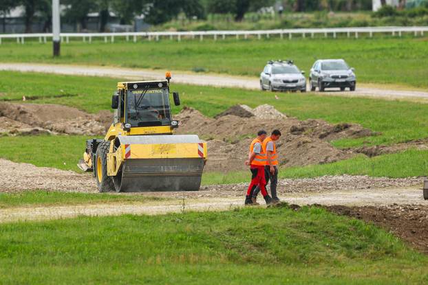 Zagreb: Radovi na Hipodromu za koncert Marka Perkovića