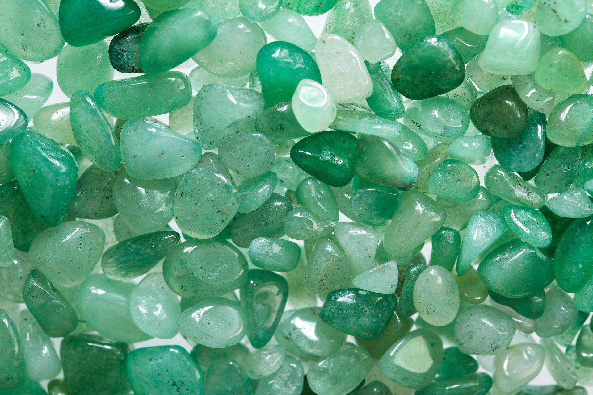 Stručnjaci objasnili: Privucite sreću u život s ovih 13 kristala