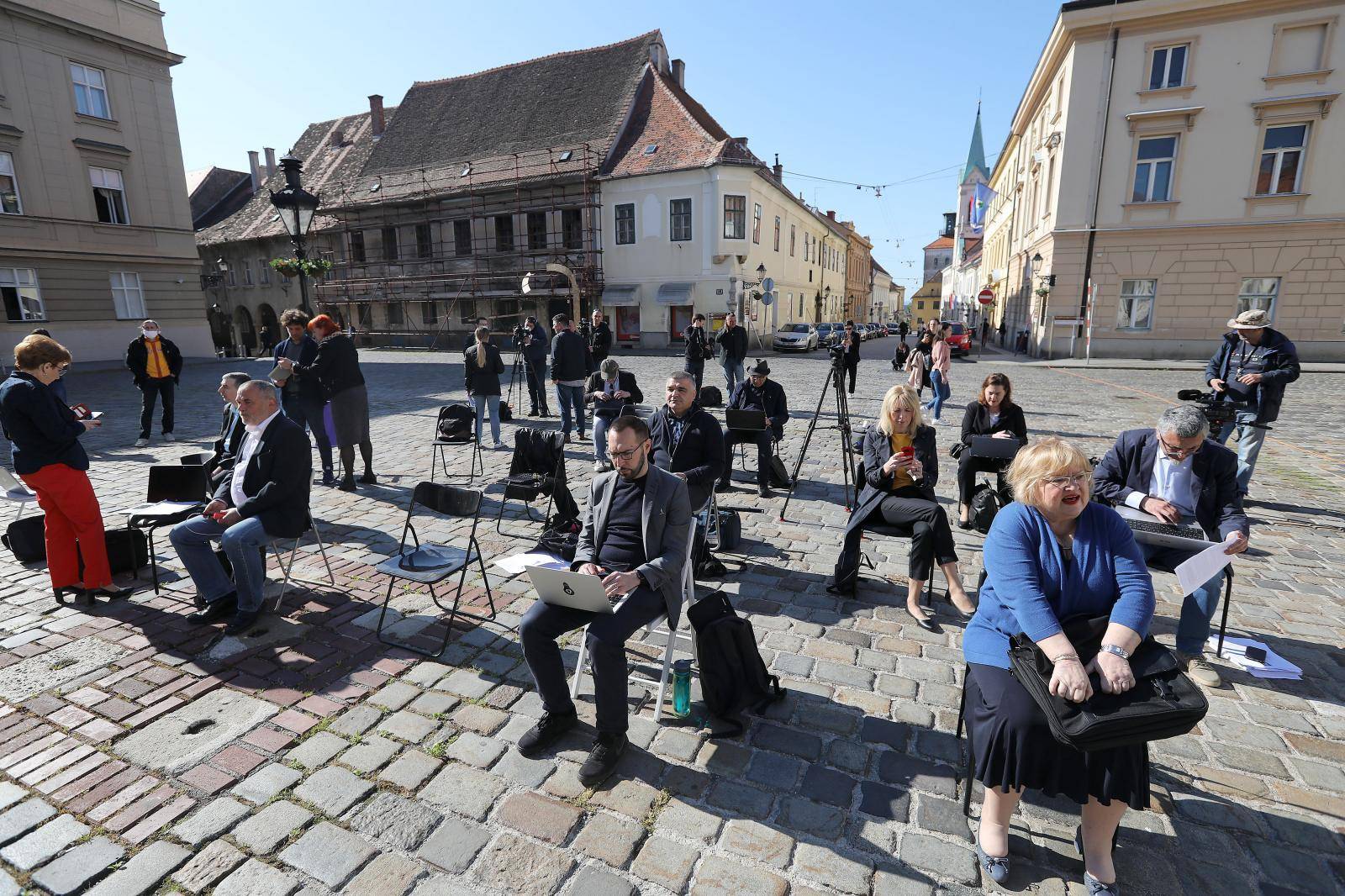 Zagreb: Gradska skupština po prvi put održana online putem, oporba se okupila na Trgu svetog Marka