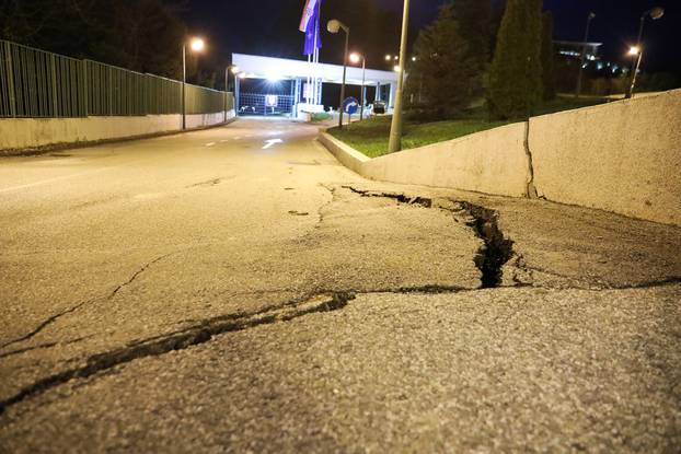 Zagreb: Aktiviralo se klizište na Pantov?aku ispred ulaza u Predsjedni?ke dvore