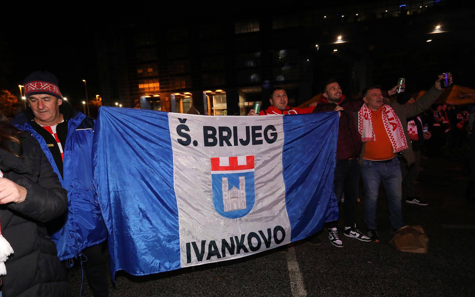 Zagreb: Fan zona kod stadiona u Maksimiru uz zabavni sadržaj uoči utakmice Hrvatska - Armenija