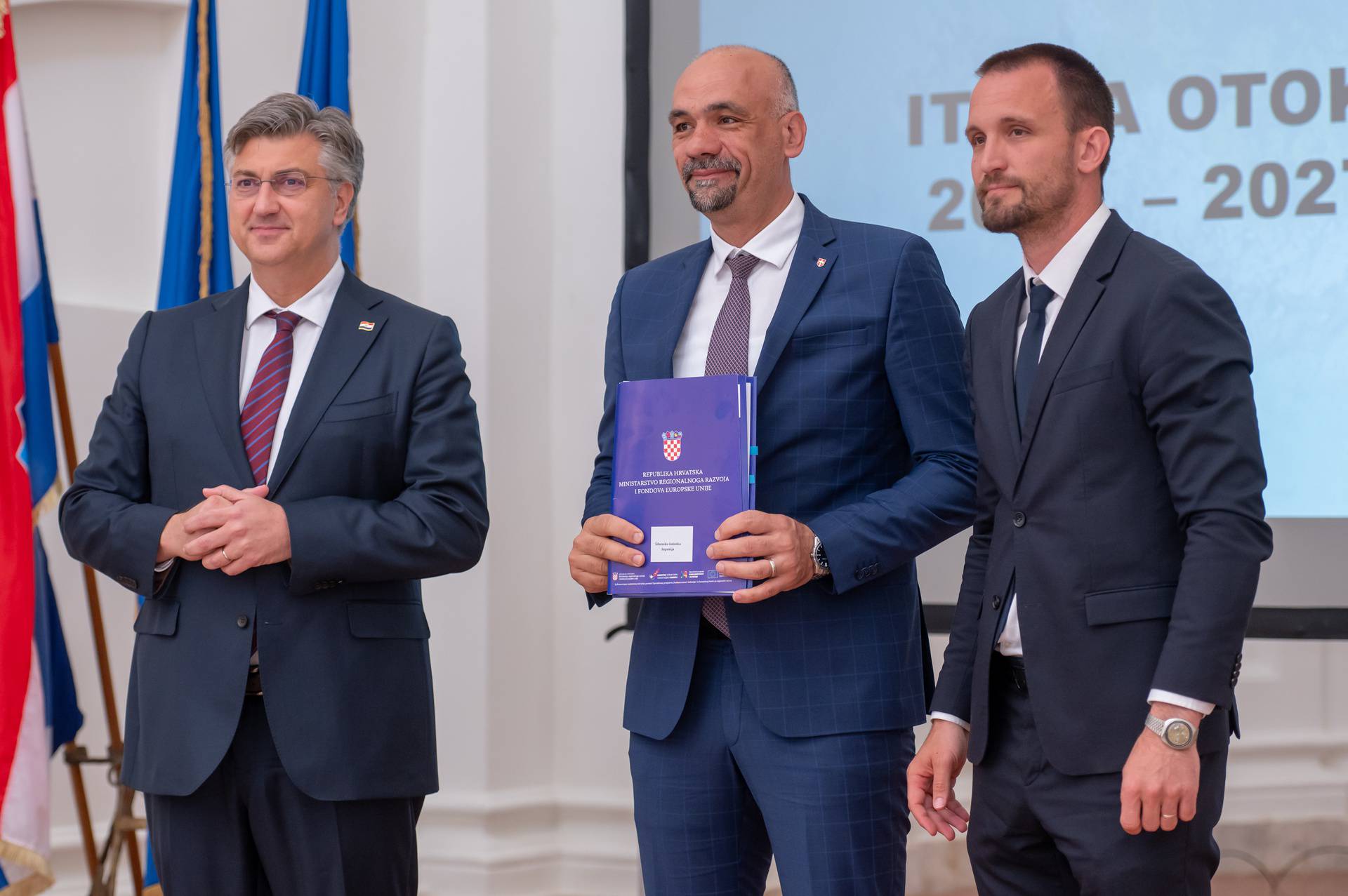 Zadar: Premijer Plenković sudjelovao je na uručenju Sporazuma i Ugovora za program razvoja otoka