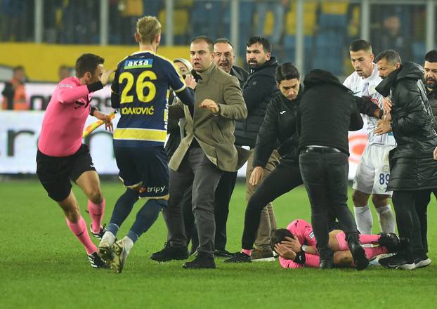 Turkish club president punches referee in the face after Super Lig game in Ankara