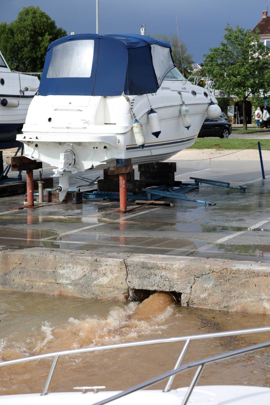 Potopljene ulice Medulina nakon jakog nevremena