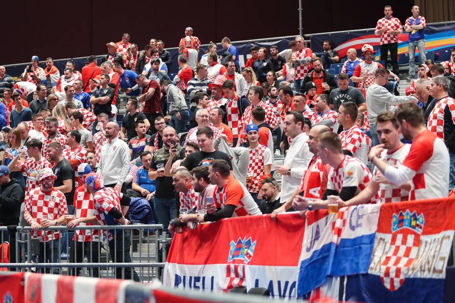 Oprostite, može jedna fotka? Vatrena 'kaubojka' oduševila