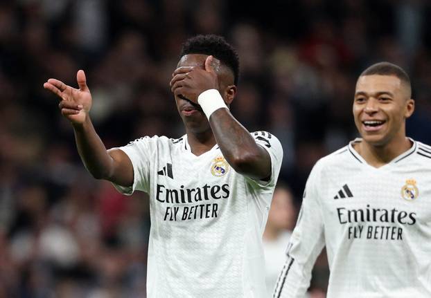 Champions League - Real Madrid v FC Salzburg