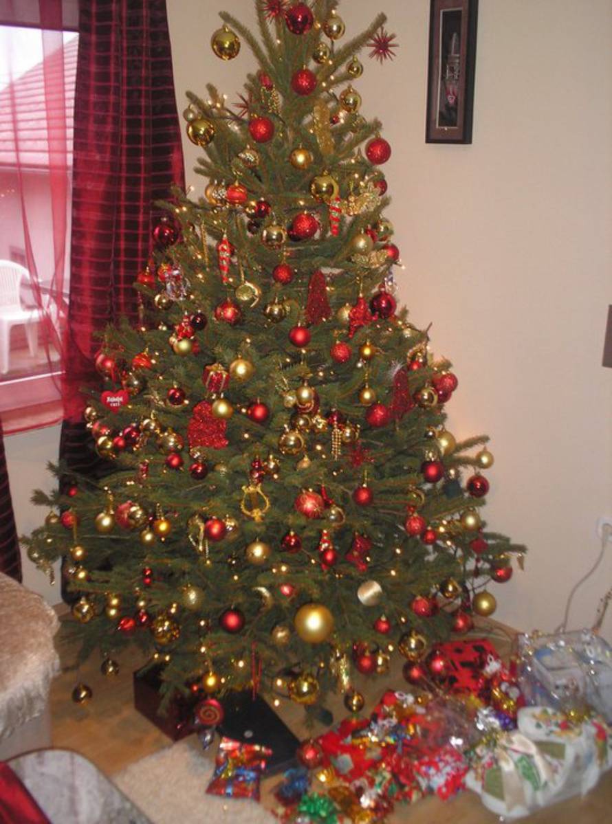 Šaljite fotografije božićnih jelki i osvojite vrijednu nagradu...