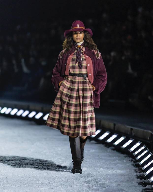 FOTO Anđeosko lice! Evo zašto se ova ljepotica nalazi na listi najzgodnijih modela na svijetu