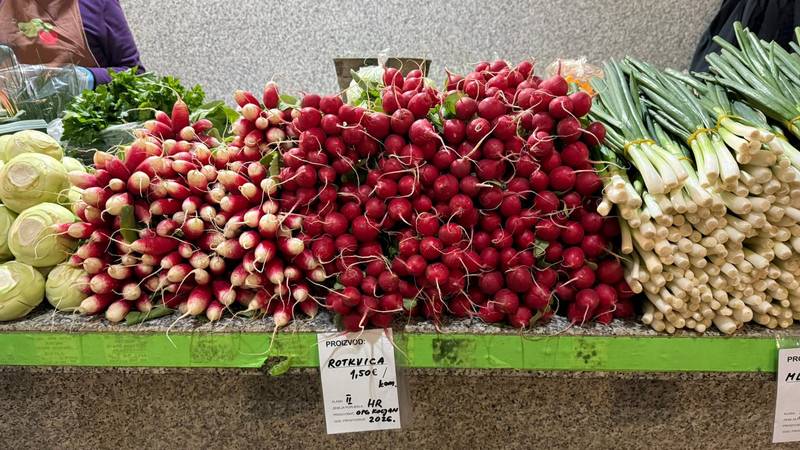 24SATA NA DOLCU Ovo su cijene s tržnice u Zagrebu uoči Uskrsa!