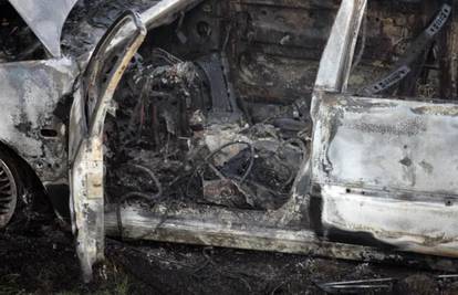 Povučeni učitelj zapalio se u autu zbog majčine smrti