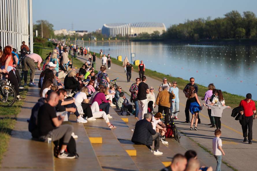 Zagreb: Na Uskrs Jarun privukao veliki broj građana