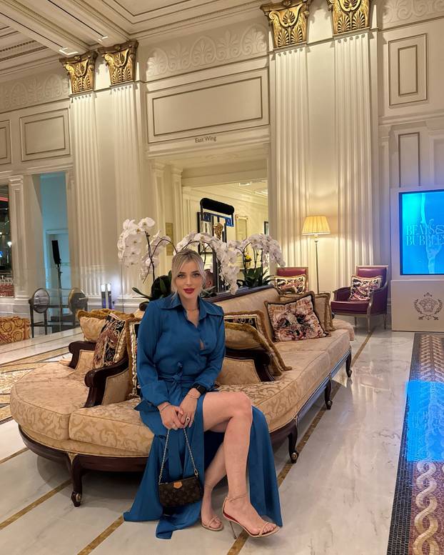 FOTO Naša prekrasna novinarka zaljubila se u ikonu Reala. Brak im je kao iz bajke, dobili i sina